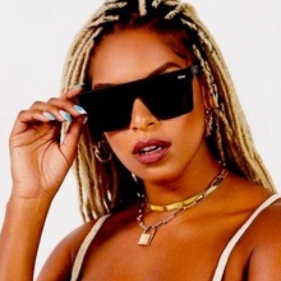 Quay Australia Accessories - QUAY sunglasses in Hindsight